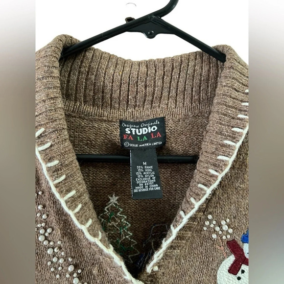 Vintage Christmas embroidered beaded sweater vest - Picture 3 of 4